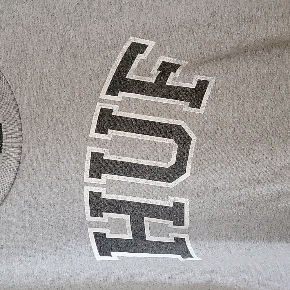 Huf logo tee size L
